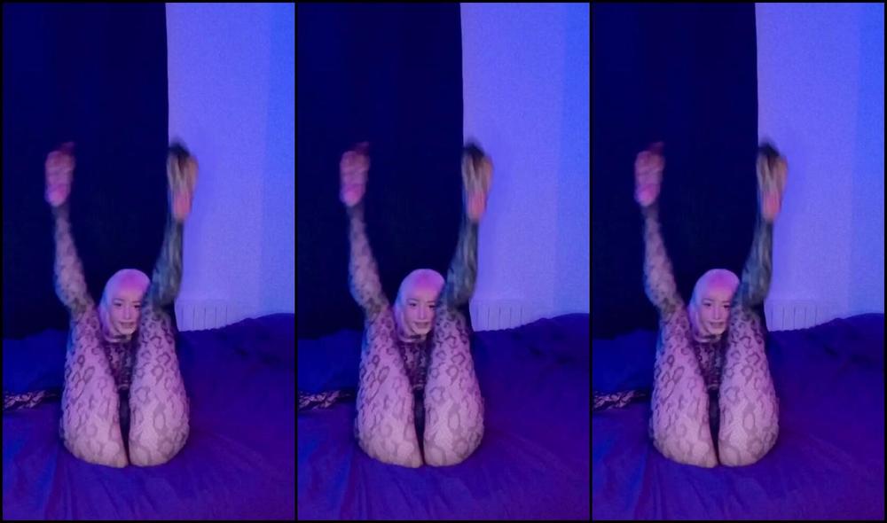 Onlyfans 04: Little Twerk is a femdom mistress who just wants your attention!