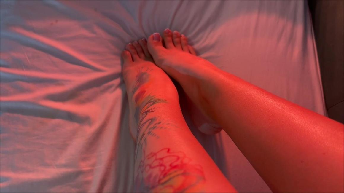 Poster for Foot Massage - Manyvids Star - Jessica Alvarez - Foot Play, Tattoos, Foot Fetish (Джессика Альварес Татуировки)