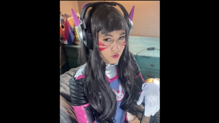 Poster for Gassy Dva Uses You As Her Gaming Chair - Manyvids Model - Kitsune_Foreplay - Sexy Gamer, Farting (Сексуальный Геймер)