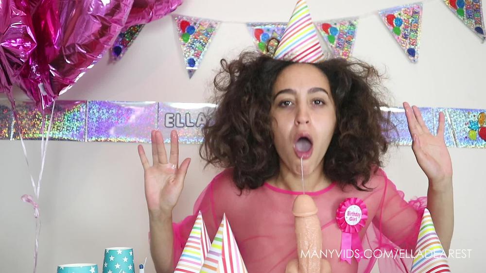 Poster for Manyvids Star - Elladearest - Elladearest Birthday Blowjob - Elladearest, Siterip (Элладорогая Дорогой)