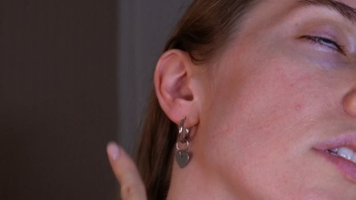 Poster for Clips4Sale Star - Victorialovesme - Ear And Face Fetish - Bodypartcomparison, Makeup (Макияж)