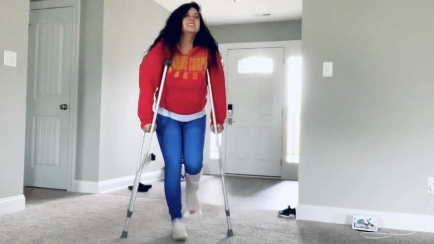 Poster for Sprained Ankle - Drea_Xoxo - Manyvids Star - Milf, Crutches, Sfw (Милф)