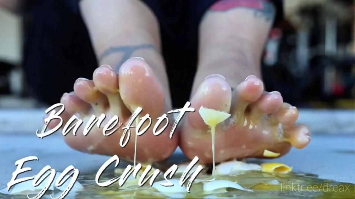 Poster for Drea_Xoxo - Manyvids Star - Barefoot Egg Crush - Dirty Feet, Barefoot (Босиком)