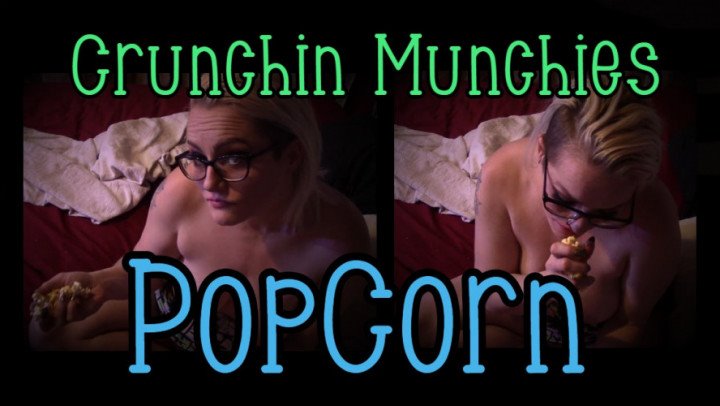 Poster for Goddesszora - Goddesszora Crunchin Munchies Popcorn - Manyvids Star - Mouth Fetish, Food, Milf (Богинязора Милф)