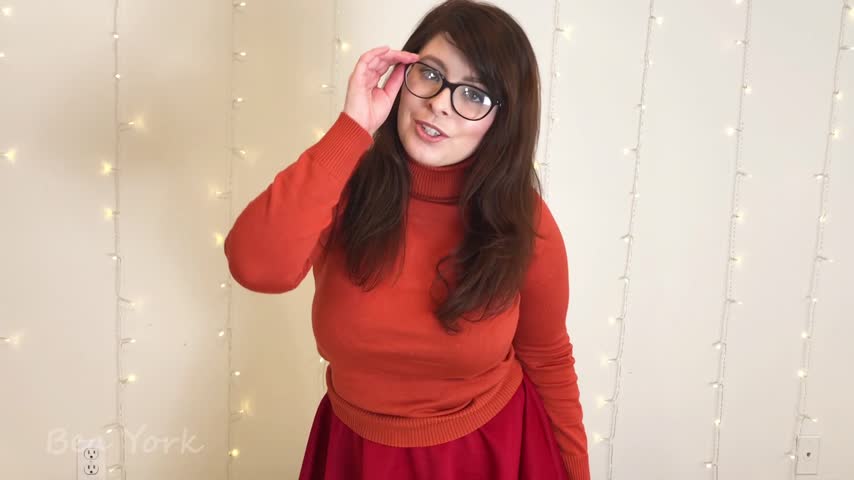 Poster for Velma'S A Horny Slut - January 18, 2018 - Manyvids Girl - Bea York - Curvy, Blowjob (Беа Йорк Изогнутый)