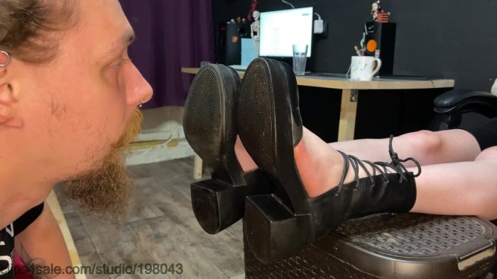 Poster for Yokai Goddess - Muddy Heeled Sandals Licking And Traling - Clips4Sale Shop - Foot Domination, Foot Humiliation, Trampling (Богиня Ёкай Топтание)