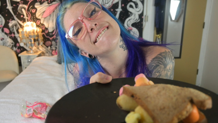 Poster for Manyvids Star - Breakfast In Bed - December 06, 2022 - Miss Ellie - Food Stuffing, Food Porn (Мисс Элли Пищевое Порно)