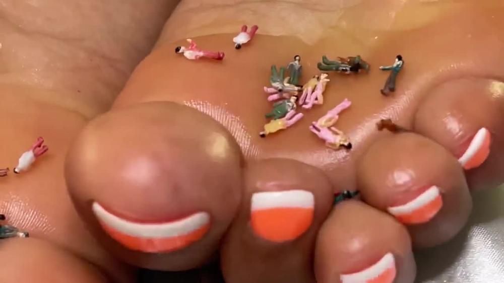 Poster for Manyvids Girl - Pink Foxx - Giantess Soles - Giantess, Feet, Sfw (Пинк Фокс Великанша)