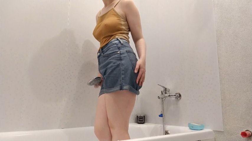 Poster for Wet Jeans Shorts In Bathtub - November 20, 2021 - Manyvids Girl - Darina158 - Jeans/Pants Wetting, Wet Look (Дарина158 Влажный Взгляд)