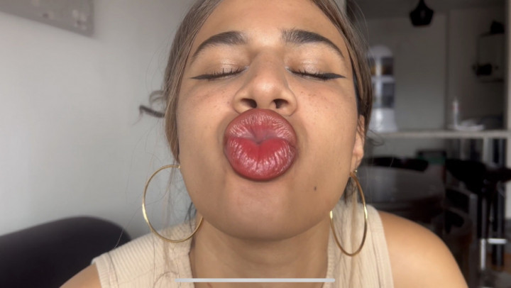 Poster for Manyvids Girl - I Want You To Cum On My Big Juicy Lips - March 11, 2023 - Colombianbigass - Lip Fetish, Femdom Pov (Губной Фетиш)