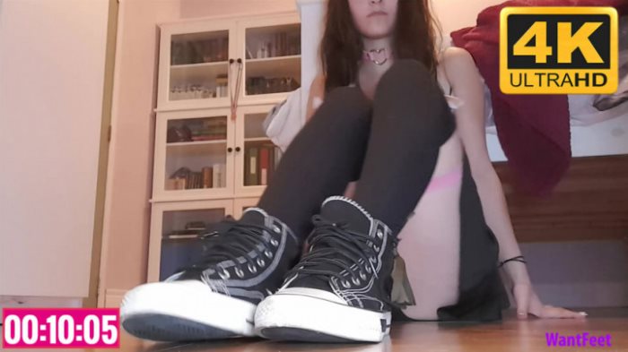 Poster for Clips4Sale Star - Wantfeet - Canadian Girl'S Sweaty Feet - Footfetish, Sneakerfetish (Футфетиш)