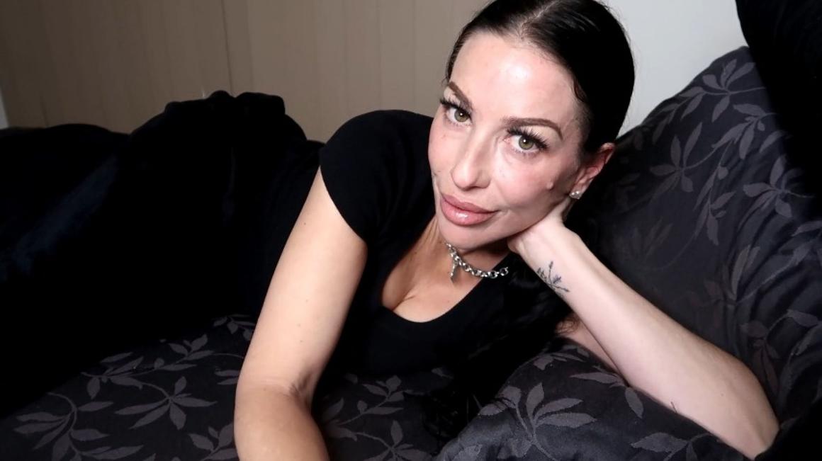 Poster for Manyvids Star - Lahlah1684 - Mommy Wants Your Strong Seed Baby - Realistic Dildo, Family (Реалистичный Фаллоимитатор)