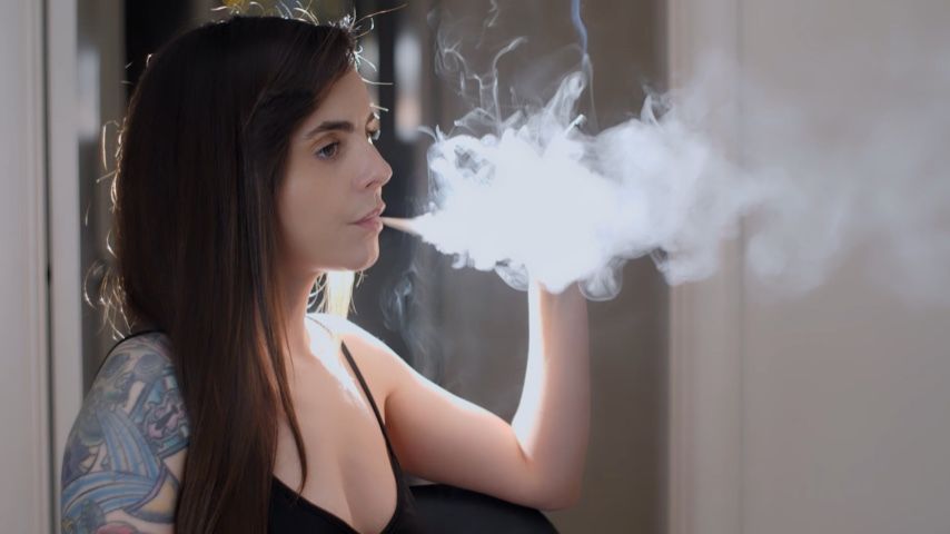 Poster for Chain Smoking Two Marlboro Gold 100S - Manyvids Girl - Dani Lynn - Brunette, Smoking, Sfw (Дэни Линн Брюнетка)