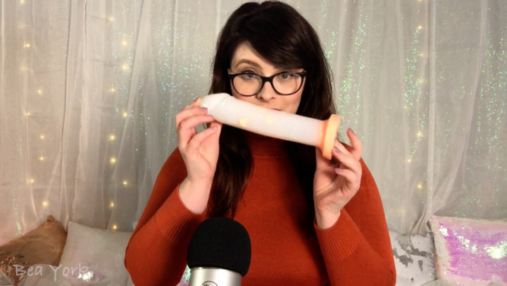 Poster for Bea York - Manyvids Model - Asmr Velma Searches For Your Missing Toy - March 27, 2019 - Cosplay, Silly Sluts (Беа Йорк Глупые Шлюхи)