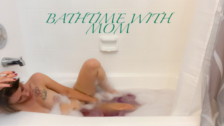 Poster for Bathtime With Mom - Mixxxie - Manyvids Model - Mommy Roleplay, Smoking, Fingering (Ролевая Игра С Мамой)