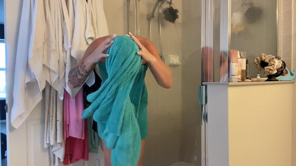 Poster for Manyvids Star - Fresh Out Of The Shower Bj - Lauranvickers - Shower Scenes, Shower (Сцены В Душе)