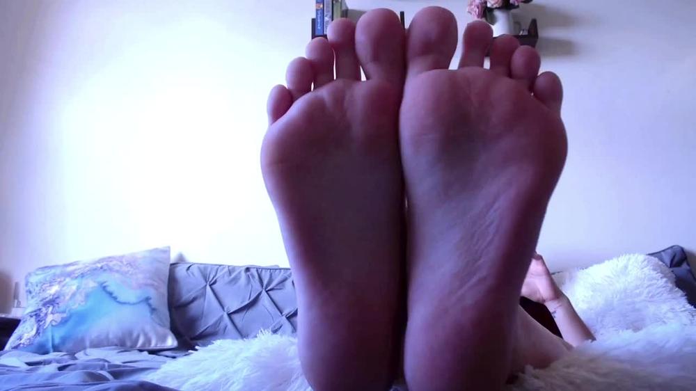 Poster for Venus Venerous - Venus Venerous Ignored At My Feet - Manyvids Model - Foot Worship, Foot Fetish, Ignore (Венера Венценосная Игнорировать)