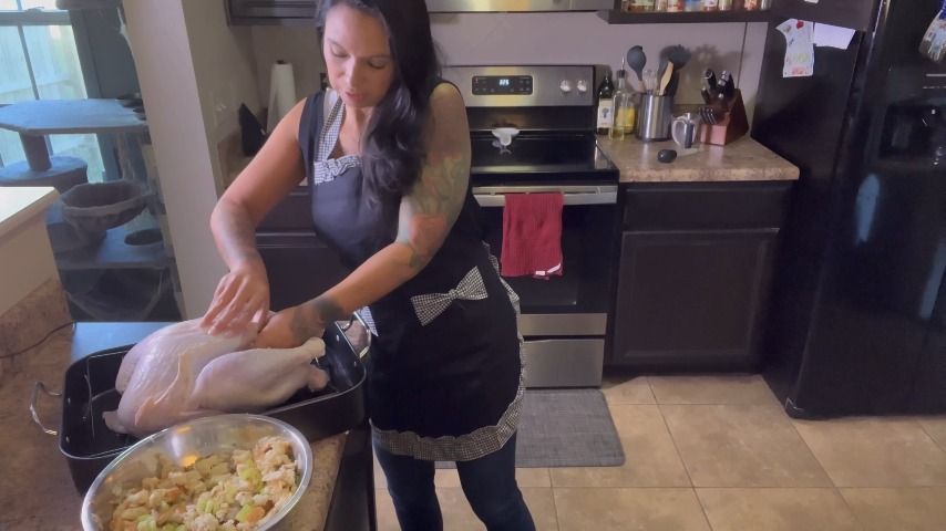 Poster for Thanksgiving Turkey - Drea_Xoxo - Manyvids Star - Cooking, Shrinking Fetish, Vore (Фетиш Уменьшения)