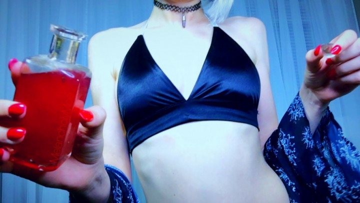 Poster for Manyvids Model - Little Man Potion - November 12, 2018 - Missmelancholymoe - Giantess, Love Addiction, Masturbation Encouragement (Великанша)