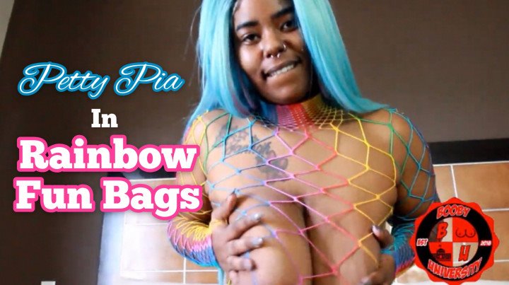 Poster for Finnysplayhouse Petty Pias Rainbow Fun Bags - Manyvids Girl - Finnysplayhouse - Ebony, Big Boobs (Черное Дерево)