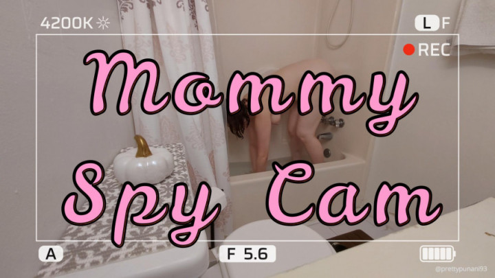 Poster for Manyvids Star - Mommy Spy Cam - Lizzymaestro - Allnatural, Mommyroleplay (Полностью Натуральный)