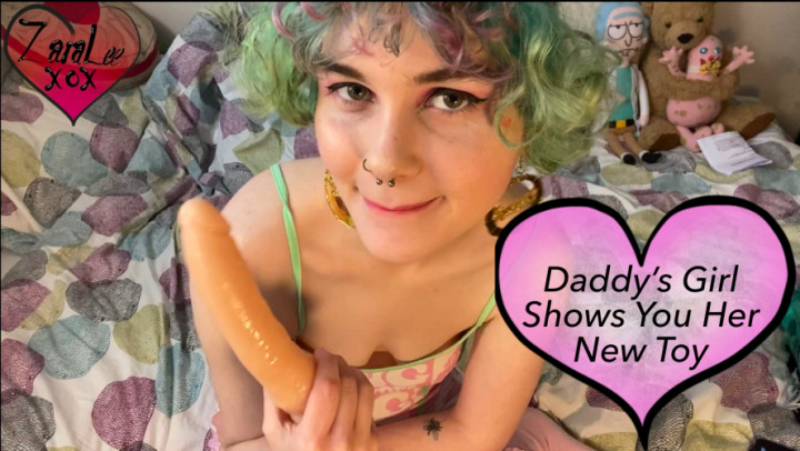 Poster for Daddys Girl Shows You Her New Toy - Jun 4, 2022 - Zara Lee Xox - Manyvids Model - Teens (18+), Masturbation, Daddys Girl (Зара Ли Xox Подростки (18+))