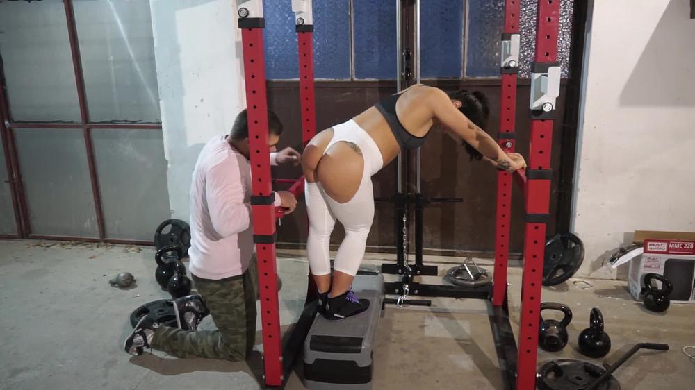 Poster for Gymbabe - Gymbabe Sniff The Round Ass Of Your Trainer - Manyvids Model - Gymbabe