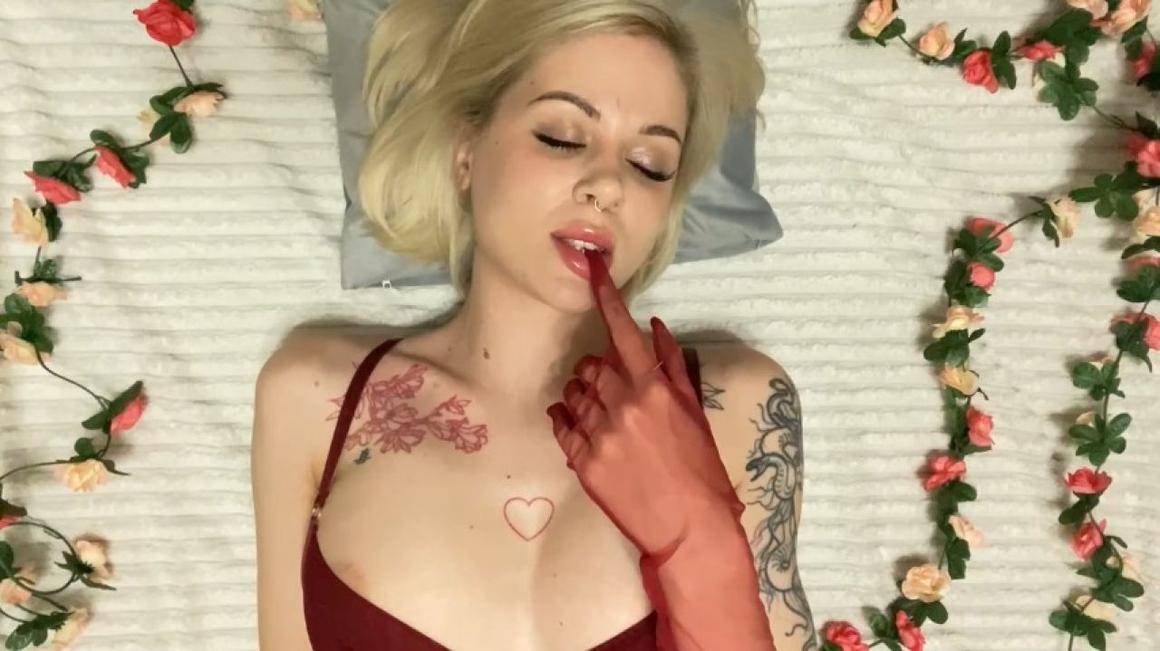 Poster for Wwspecialist - Manyvids Star - Beautiful Agony - Beautiful Agony, Blonde, Tattoos (Прекрасная Агония)