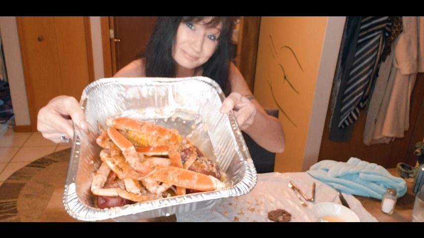 Poster for Manyvids Girl - Mukbang Snowcrab' Crabcakes - Stormi Winters - Mukbang, Facestuffing / Overeating, Eating (Сторми Уинтерс Переедание / Переедание)