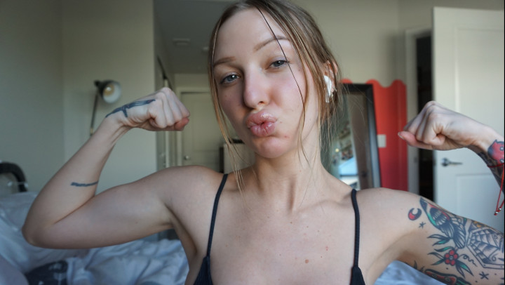 Poster for Manyvids Girl - 729. Flexing My Biceps - Harpermadi - Flexing, Strong Women, Biceps (Харпермади Сильные Женщины)