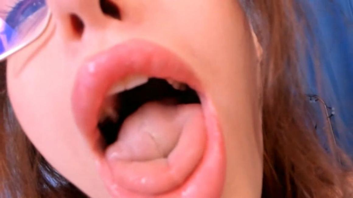 Poster for Manyvids Star - Michelle_Reid - Giantess Swallowed U And U Pleased Her From Inside - Jul 2, 2023 - Tongue Fetish, Belly Fetish, Dirty Talking (Фетиш Языка)