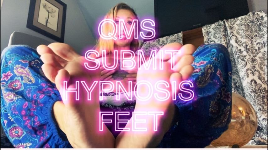 Poster for Manyvids Star - Queenmothersoles - Queenmothersoles Topless Footnosis - Topless, Foot Fetish (Топлесс)