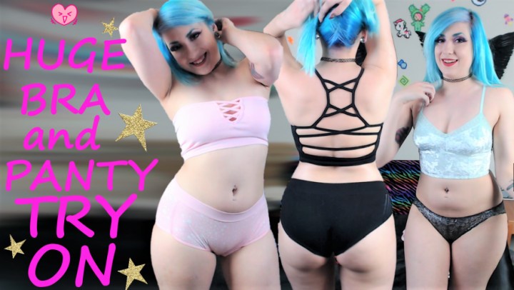 Poster for Roxxiejade Huge Bra And Panty Tryon - Manyvids Girl - Roxxiejade - Bra (Бюстгальтер)