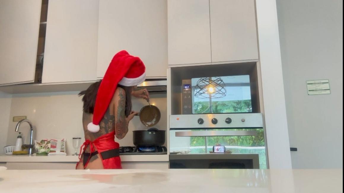 Poster for Manyvids Model - Jessica Alvarez - Colombian Custard - Kitchen, Christmas, Colombia (Джессика Альварес Колумбия)