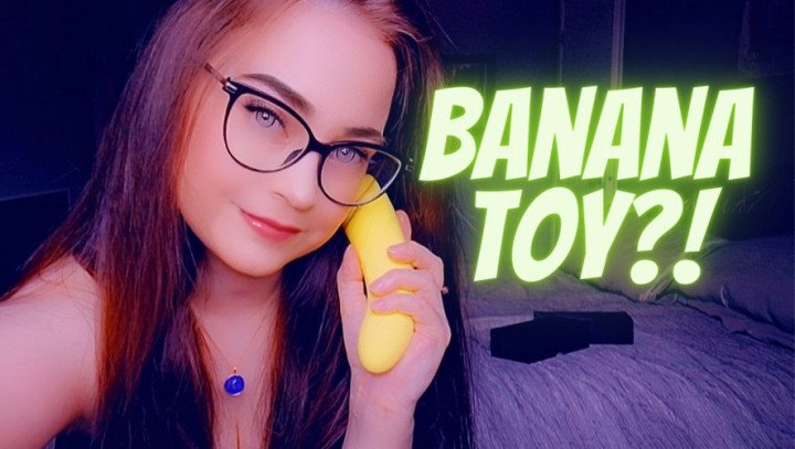 Poster for Caityfoxx Banana Toy Review - Manyvids Star - Caityfoxx - Milf, Vibrator, Reviews (Отзывы)