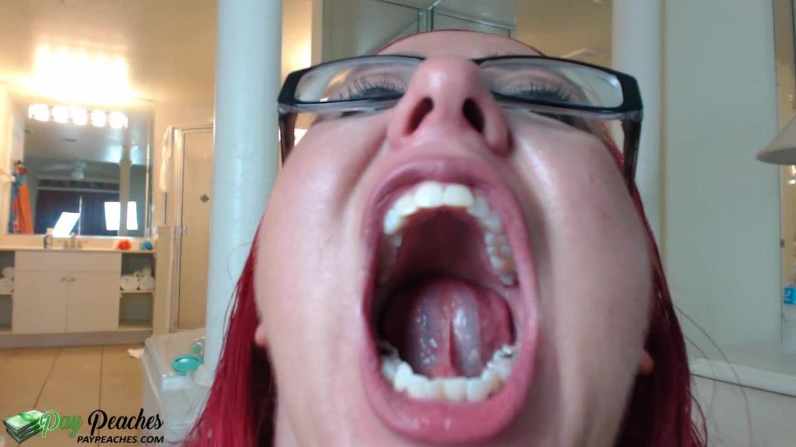 Poster for Manyvids Girl - Paypeaches - Mouth Exploration - September 18, 2017 - Tongue Fetish, Teeth, Mouth Fetish (Зубы)