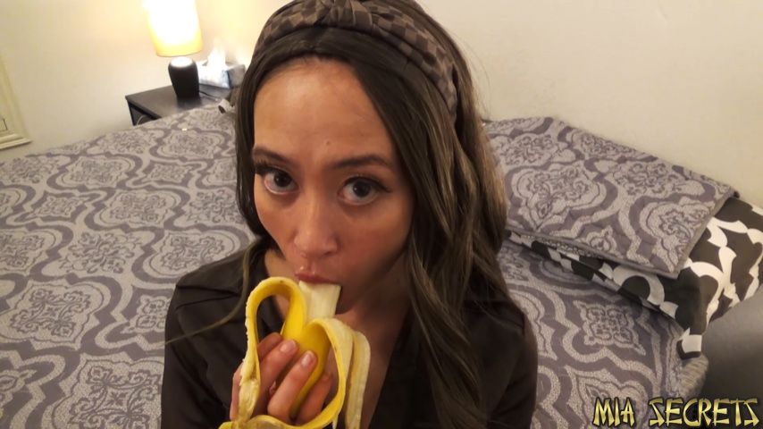 Poster for Deep Throating A Banana - Manyvids Star - Mia Secrets - Asian, Solo Female, Pov Blowjob (Секреты Мии Азиатский)