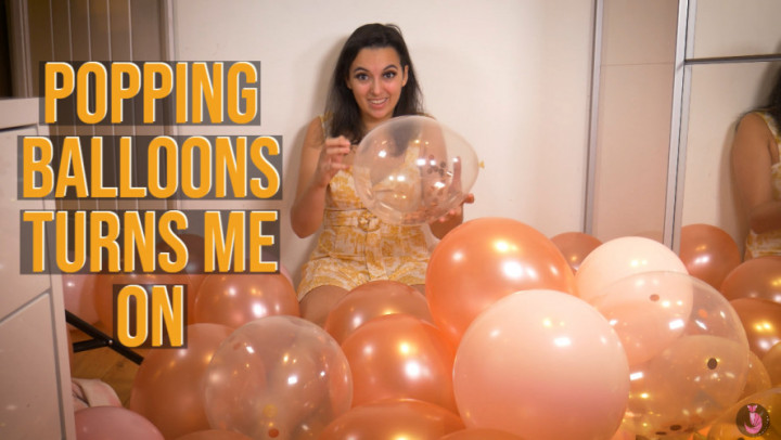 Poster for Manyvids Girl - Summer Fox - Popping Balloons Turns Me On - British, Masturbation, Dildo Fucking (Летняя Лиса Британия)