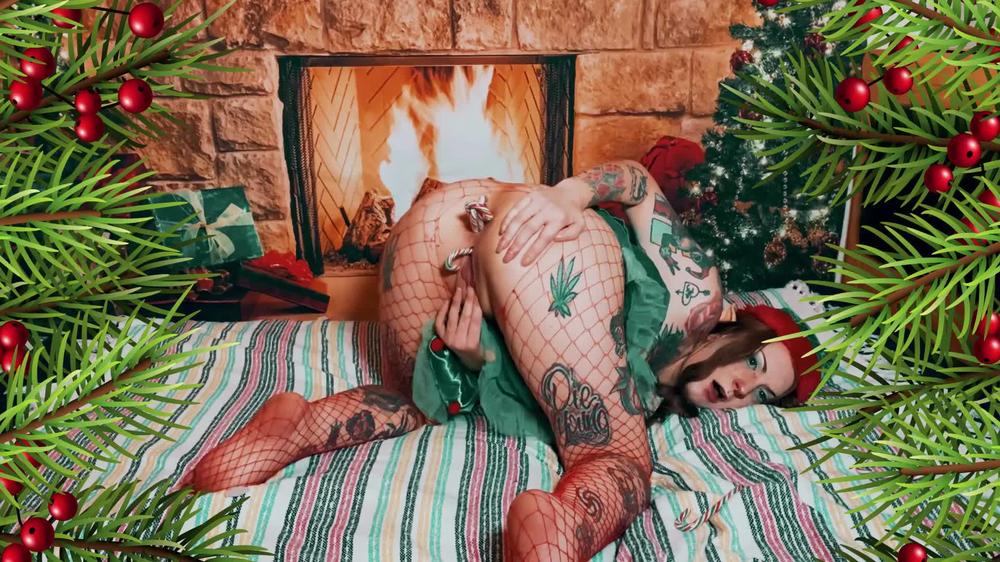 Poster for Horny Elf Inserts Her Candy Canes - Infinity0Whore - Manyvids Star - Food Stuffing, Hitachi, Christmas (Пищевая Начинка)