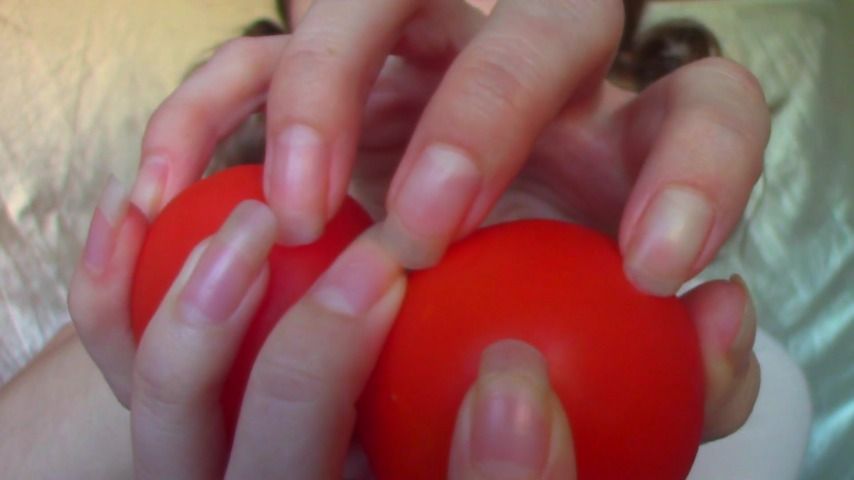 Poster for Goddess Vanessa - Manyvids Girl - Nails Vs Tomatoes - Scratching, Finger Nail Fetish, Food (Богиня Ванесса Царапины)