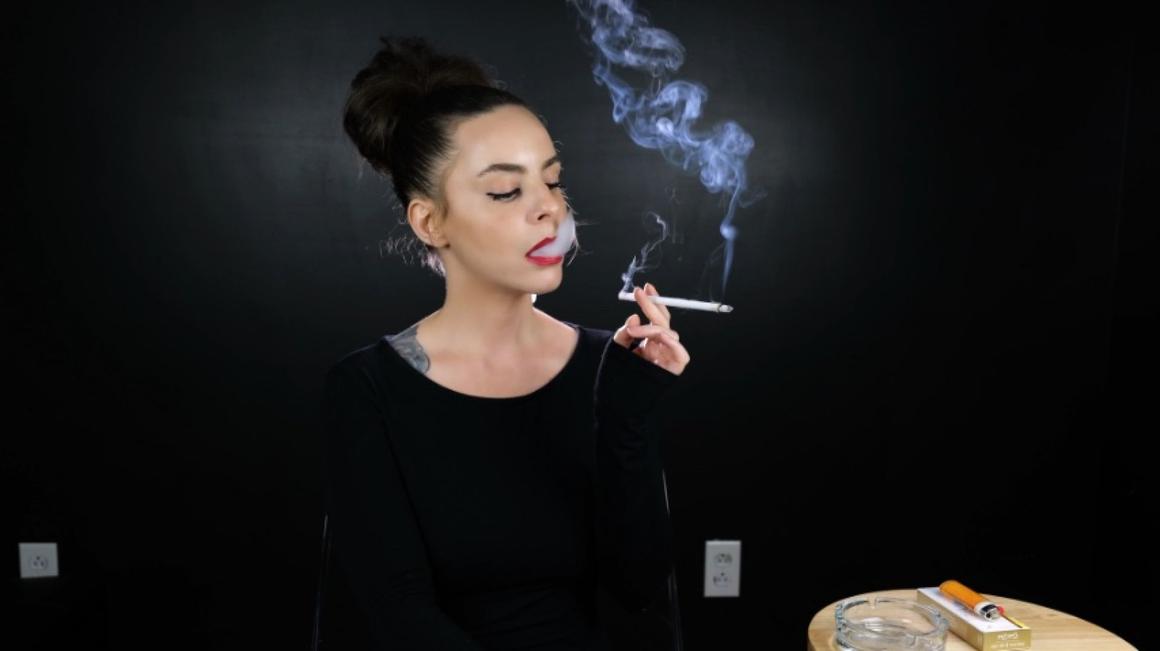 Poster for Dani Lynn - Dani Lynn Smoking Vs120S - Manyvids Model - Fetish, Smoking (Дэни Линн Фетиш)